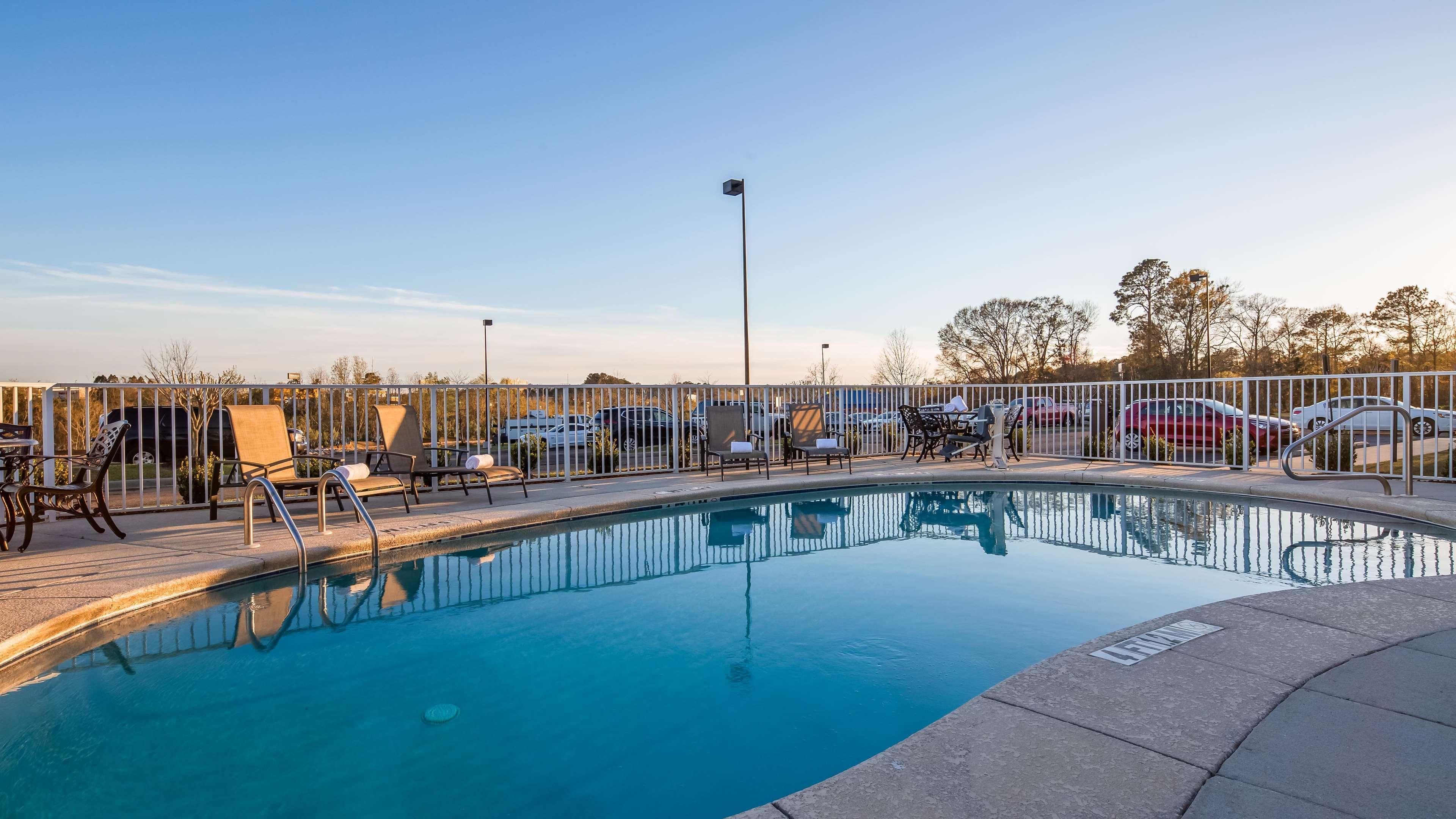 Best Western Dothan Inn&Suites Exterior foto
